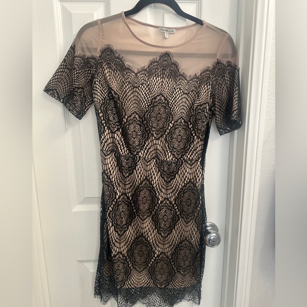 Elegant Black Lace Dress - size medium